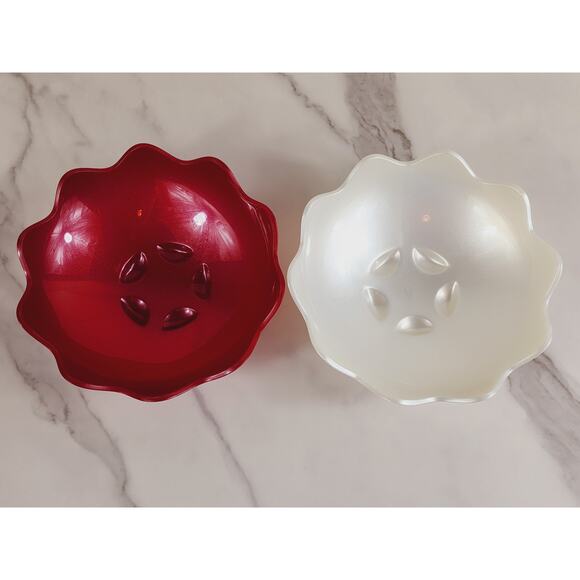 Tupperware Scalloped Shell Salad Bowl 6 3/4" Candy Dish #5443A White Red x2 - Picture 1 of 11